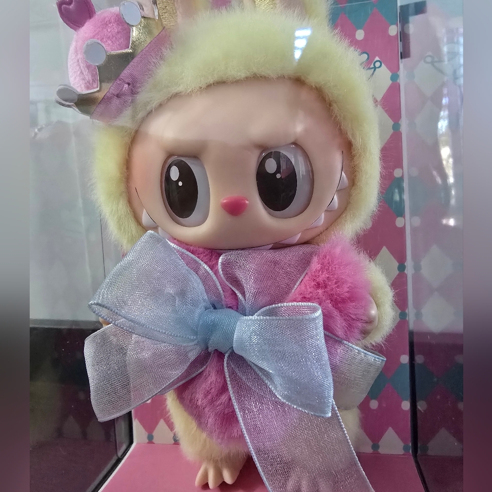 Let's Checkmate Labubu Keychain Toy - Picture 4 of 5